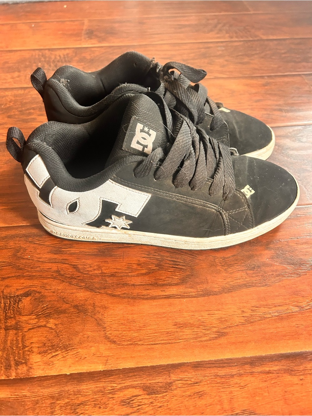 DC Mens' Black Skate Sneakers Fat Tongues